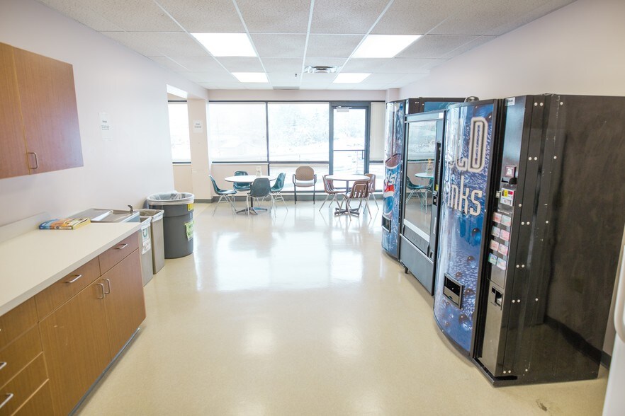 More Photos Of 1100 Country Hills Dr, Ogden Office For Lease