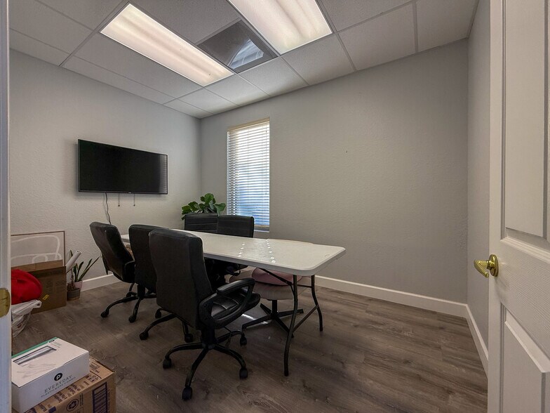 More Photos Of 2562 Commerce Pky, North Port Office For Lease