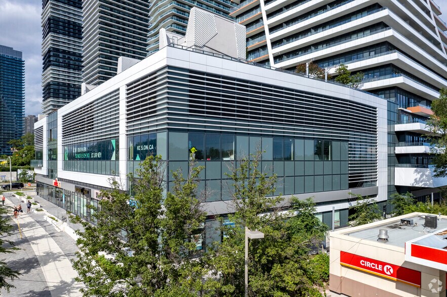 More Photos Of 2183 W Lakeshore Blvd, Toronto Office For Lease