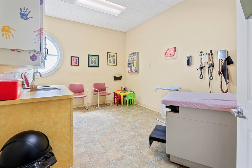 More Photos Of 1201 Georgian Park, Peachtree City Medical For Sale