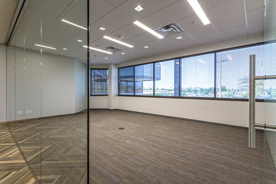 More Photos Of 5353 N 16th St, Phoenix Office For Lease