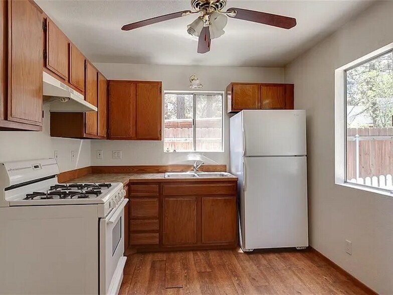 More Photos Of 1017 Greenway Dr, Big Bear City Multifamily For Sale