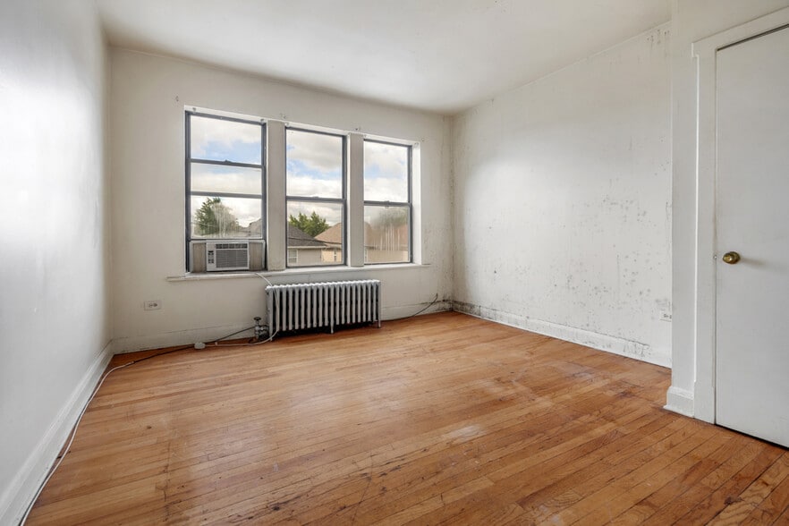 More Photos Of 5501 W Quincy St, Chicago Apartments For Sale
