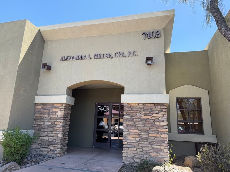 More Photos Of 7403 E Tanque Verde Rd, Tucson Office For Sale