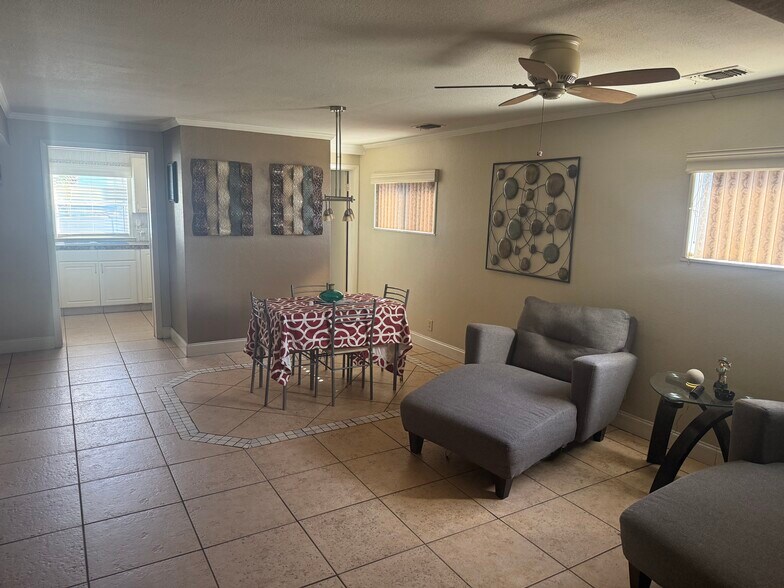 More Photos Of 336 E International Speedway Blvd, Daytona Beach Restaurant For Sale