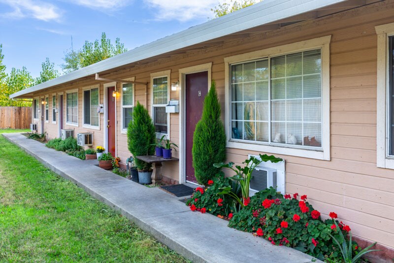 More Photos Of 2720 Forrest St, Sacramento Apartments For Sale