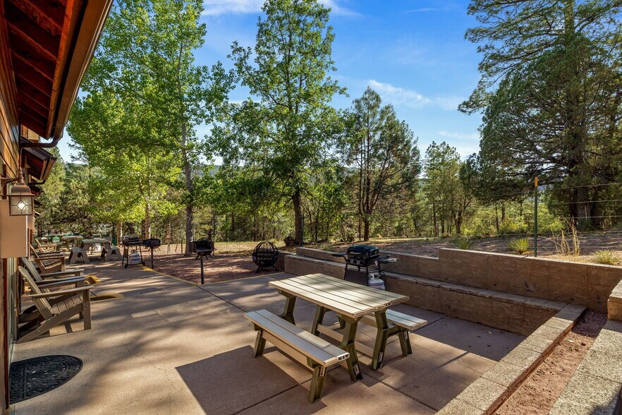 More Photos Of 1022 S Hunter Creek Dr, Payson Hotel For Sale