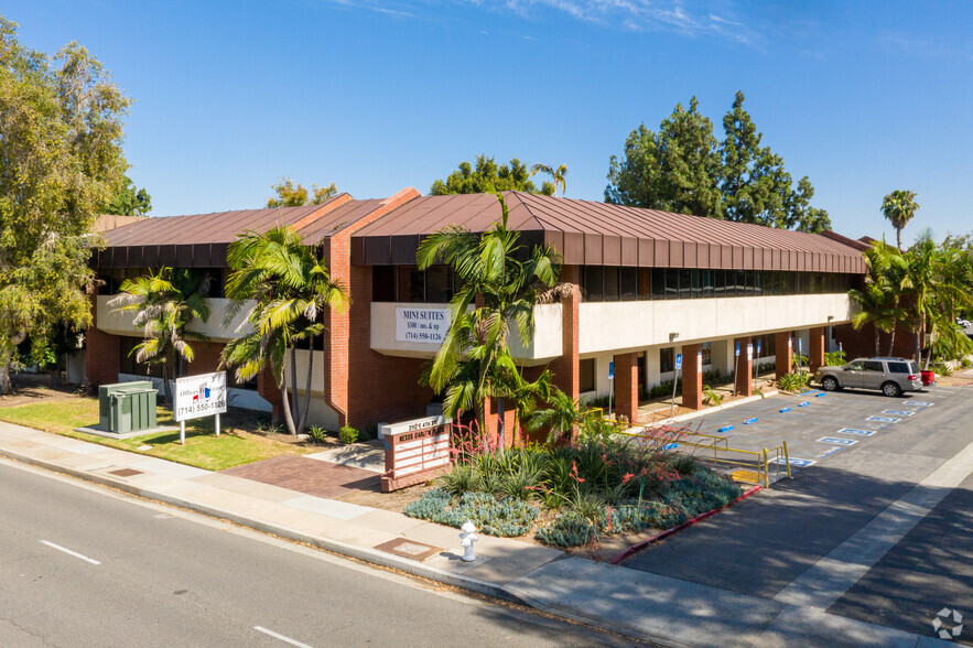 Primary Photo Of 2112 E 4th St, Santa Ana Office For Lease