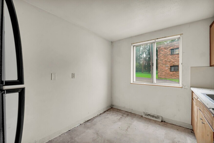 More Photos Of 818-850 S Green Rd, South Euclid Apartments For Sale