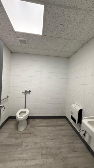 More Photos Of 129 Legionaire Dr, Lincolnton Manufacturing For Sale