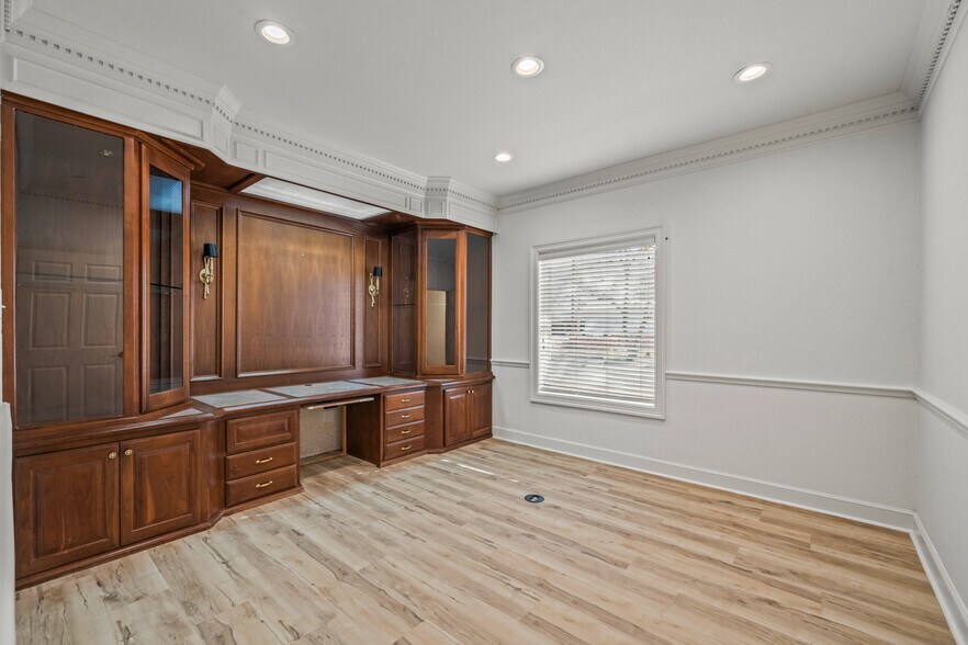More Photos Of 1120 W Loop 289, Lubbock Medical For Lease