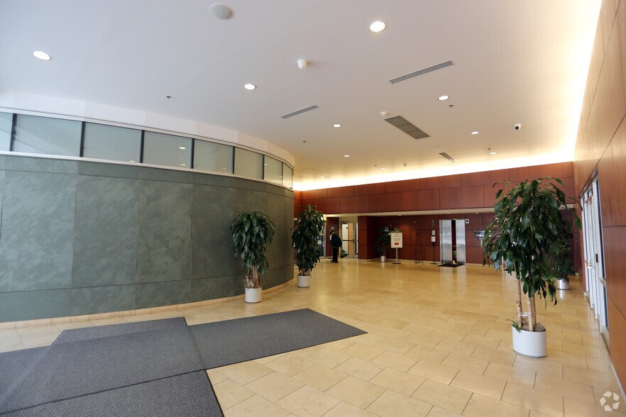 More Photos Of 221 W Philadelphia St, York Office For Sale