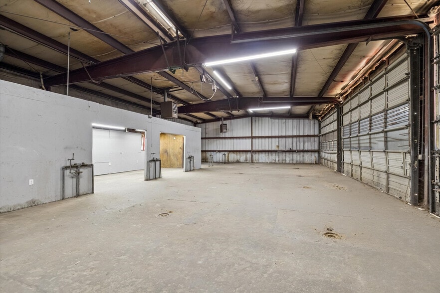 More Photos Of 10807 Telephone Rd, Houston Warehouse For Sale