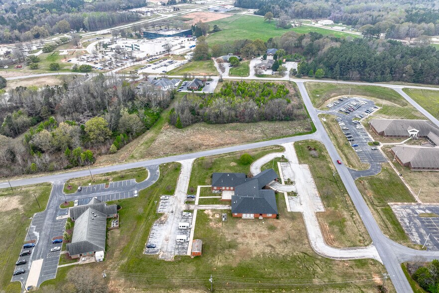 More Photos Of 512 Professional Park Rd, Clinton Medical For Sale