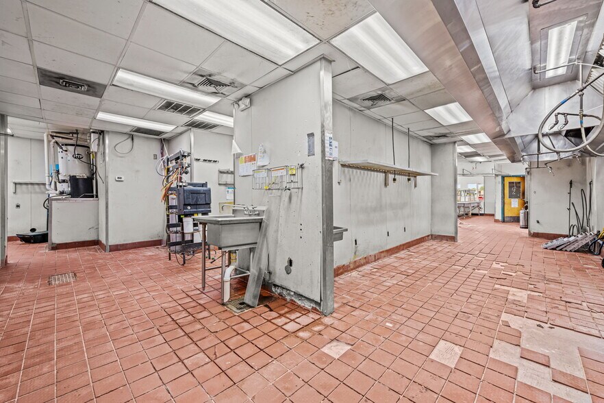 More Photos Of 1512 US Highway 70 E, New Bern Fast Food For Sale