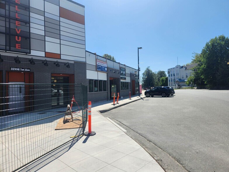 More Photos Of 32988 1st Av, Mission Storefront Retail Office For Lease