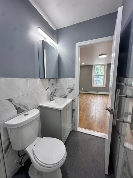 More Photos Of 200 Bergenline Ave, Union City Multifamily For Sale