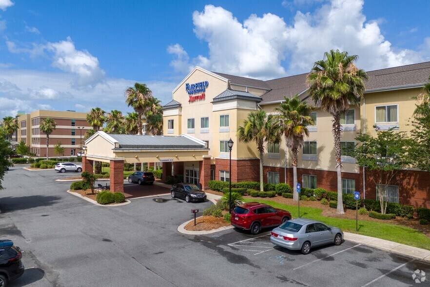 More Photos Of 1319 E King Ave, Kingsland Hotel For Sale