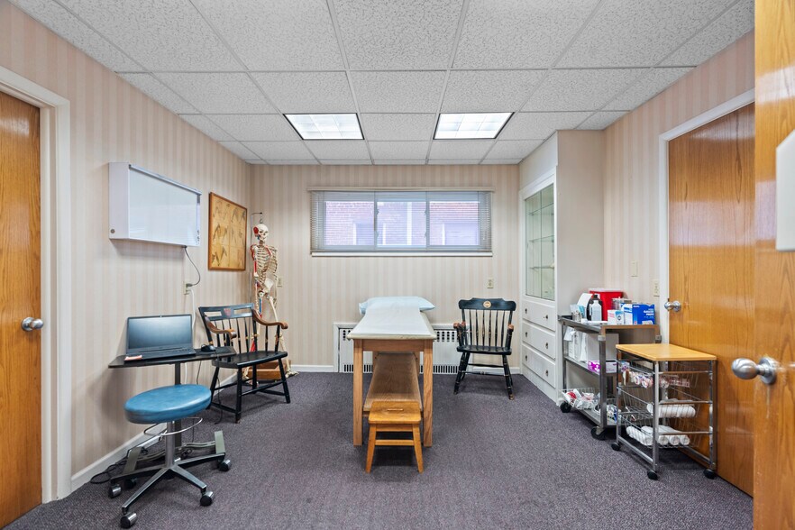 More Photos Of 1481 Chapel St, New Haven Office For Sale