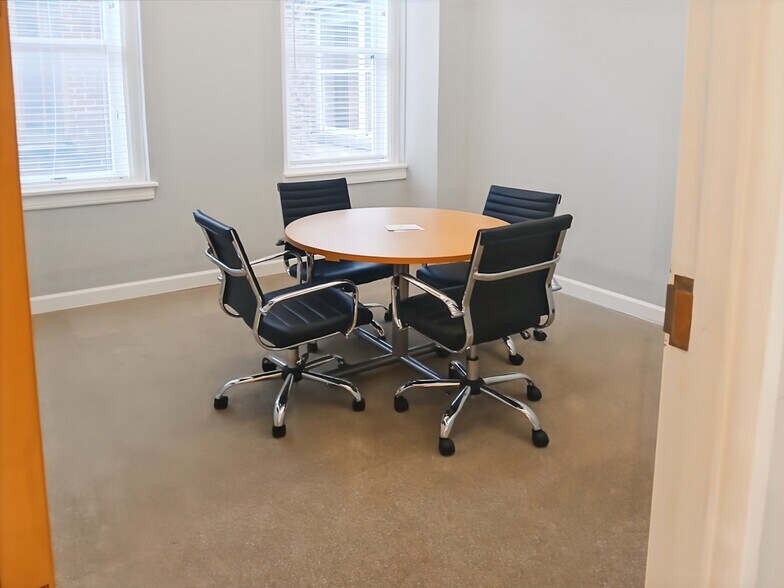 More Photos Of 317 E Capitol St, Jackson Coworking Space