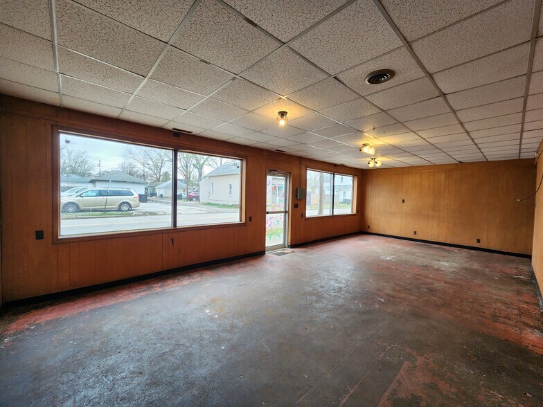 More Photos Of 1411 N 14th St, Lafayette Freestanding For Sale