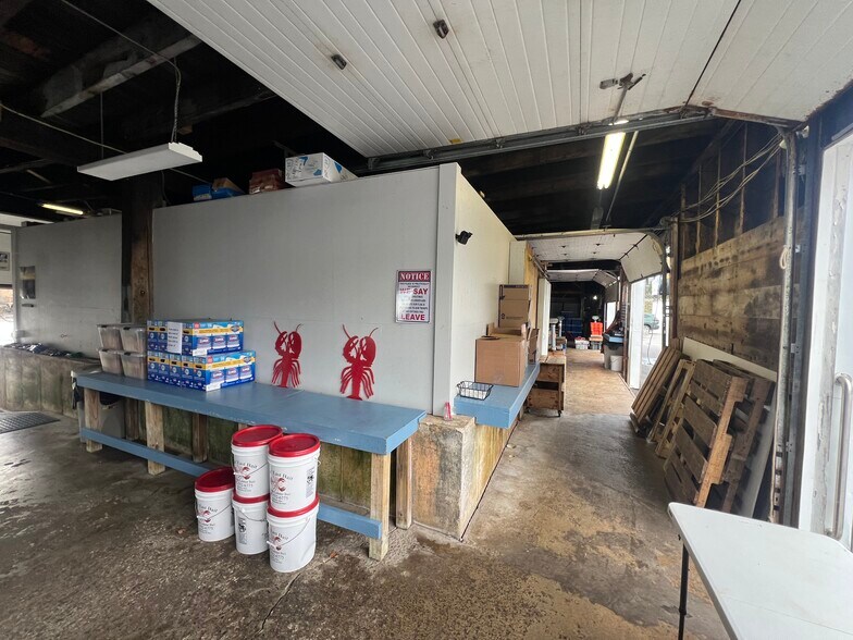 More Photos Of 9 Water St, Kittery General Retail For Lease