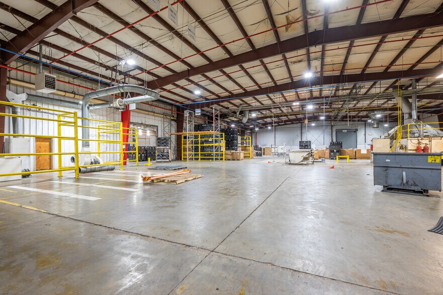 More Photos Of 221 Fabritek Dr, Columbus Manufacturing For Sale