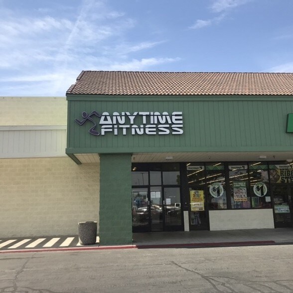 More Photos Of 2351-2445 Highway 46, Wasco General Retail For Lease