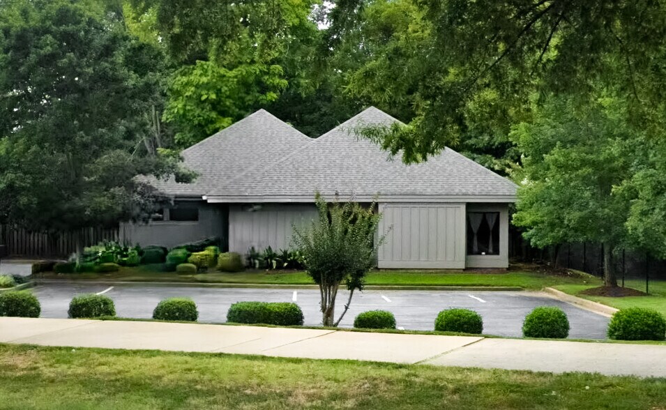 Primary Photo Of 894 W Saint John St, Spartanburg Medical For Lease