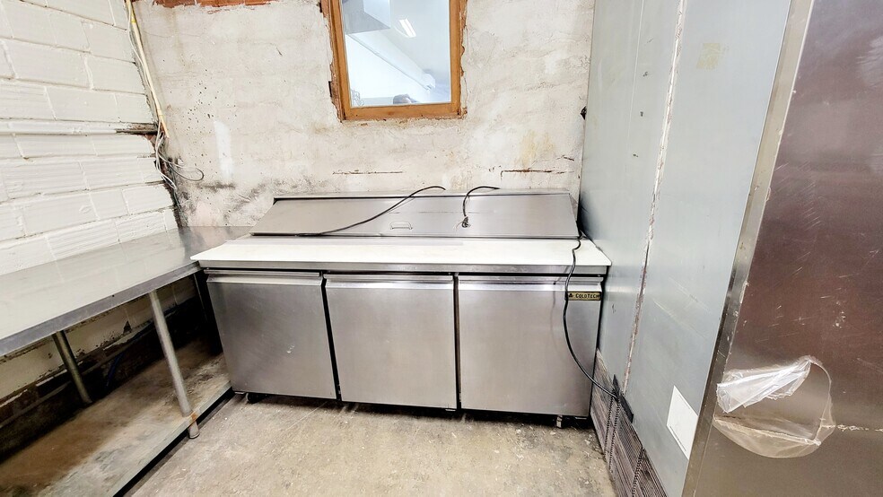 More Photos Of 239 N 3rd Ave, Stayton Convenience Store For Lease