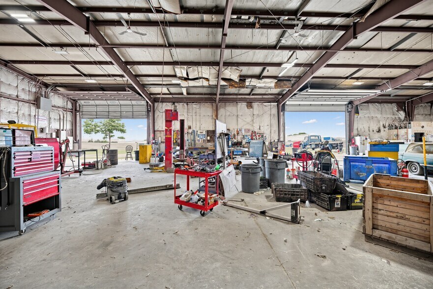 More Photos Of 32 Industrial Ct, Seekonk Warehouse For Lease