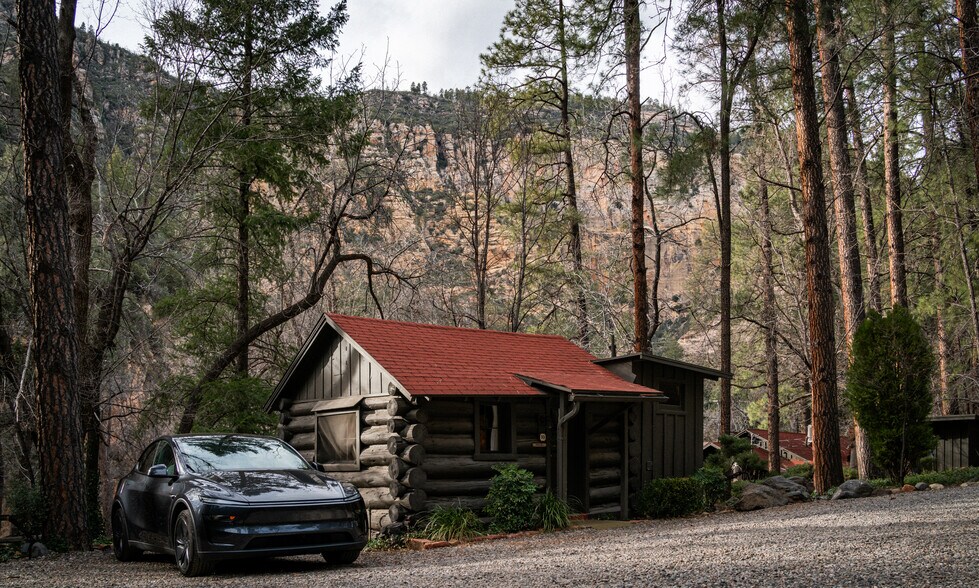 More Photos Of 9440 AZ-89A, Sedona Hotel For Sale