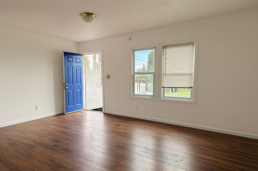 More Photos Of 121 Lincoln Rd W, Vallejo Apartments For Sale