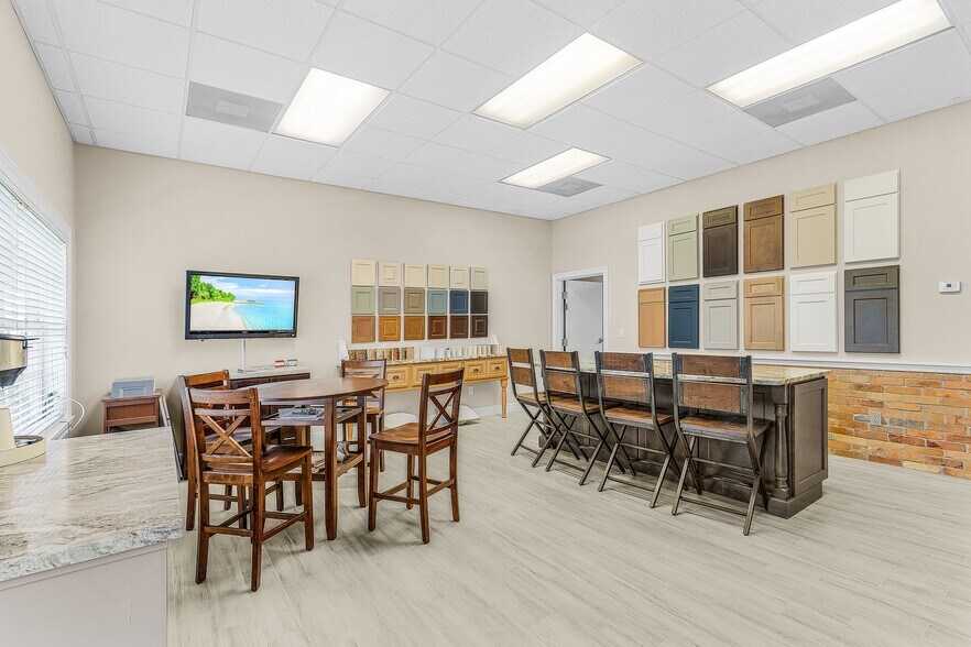 More Photos Of 3550 Work Dr, Fort Myers Industrial For Sale