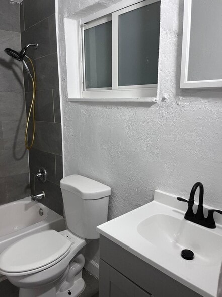 More Photos Of 2140-2160 NW 29th St, Oakland Park Apartments For Sale