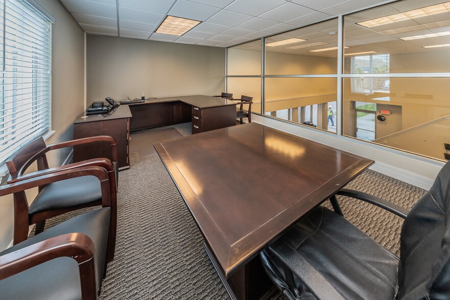 More Photos Of 1663 1st Ave S, Saint Petersburg Office Residential For Lease