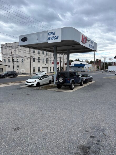 More Photos Of 349 Buttonwood St, Reading Flex For Sale