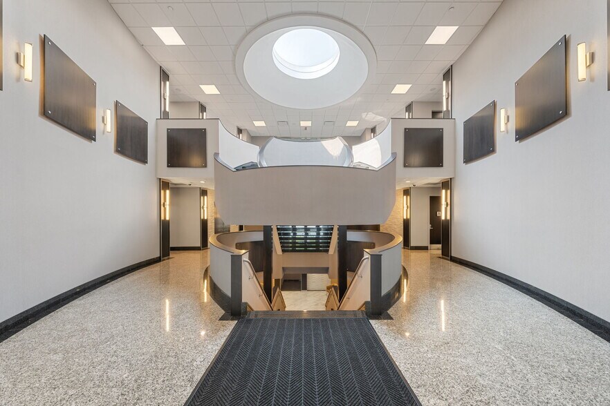 More Photos Of 35 Pinelawn Rd, Melville Office Residential For Lease