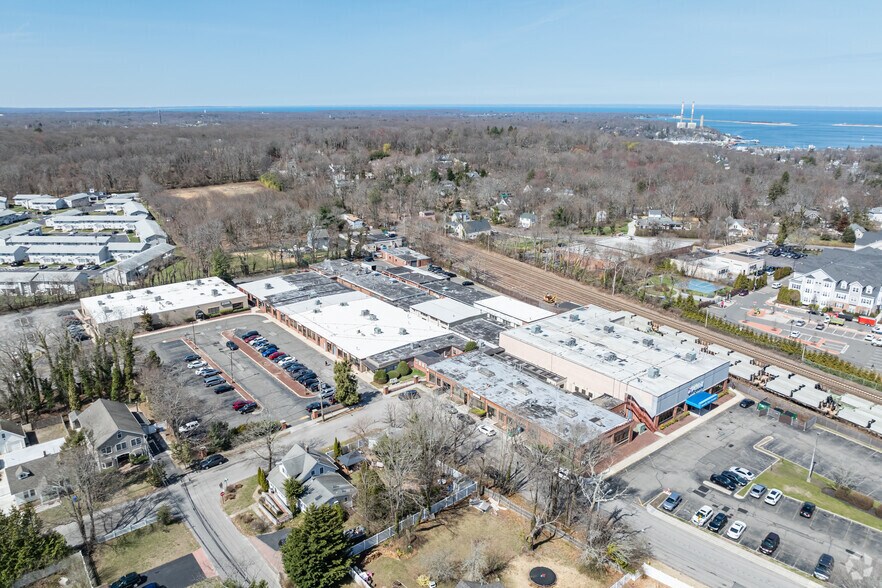 More Photos Of 200 Wilson St, Port Jefferson Station Flex For Lease