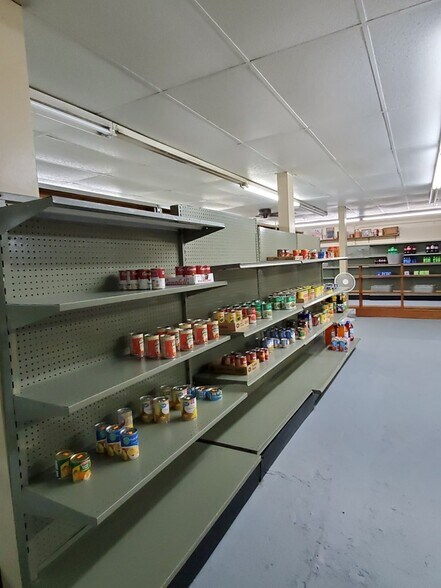 More Photos Of 8717 KY Highway 7, Viper Supermarket For Sale