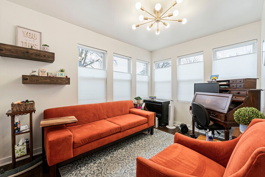 More Photos Of 102 Sw 2nd St, Lee's Summit Office For Sale