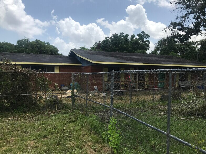 More Photos Of 117 W Archer Rd, Baytown Land For Sale