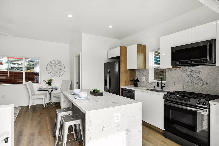 More Photos Of 4959 Jumano Ave, San Diego Apartments For Sale