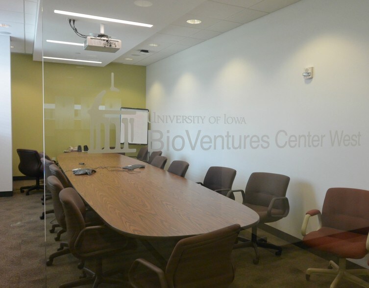 More Photos Of 2500 Crosspark Rd, Coralville Flex For Lease