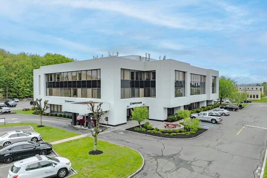 More Photos Of 100 Clearbrook Rd, Elmsford Office For Lease