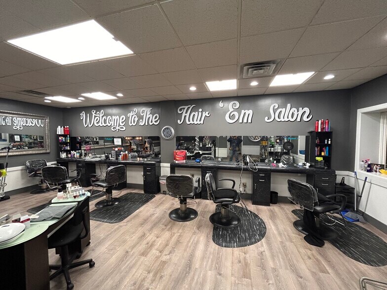 More Photos Of 624 S 92nd St, Milwaukee Freestanding For Lease