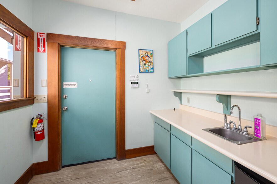 More Photos Of 1714 Solano Ave, Berkeley Office For Lease