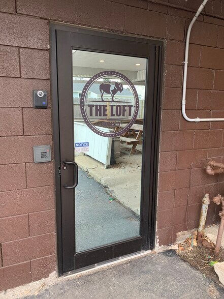 More Photos Of 600 Cayuga Rd, Cheektowaga Light Distribution For Lease