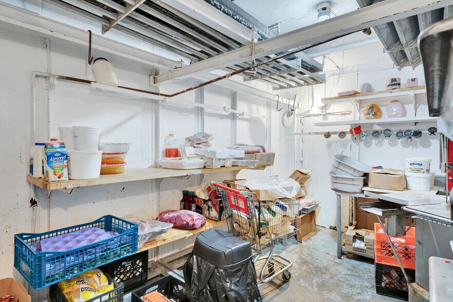 More Photos Of 147 Chestnut St, Roselle Park Storefront Retail Residential For Sale