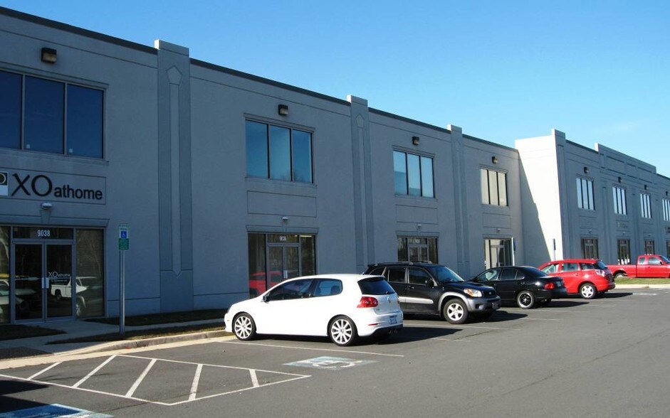More Photos Of 8982-9050 Hornbaker Rd, Manassas Warehouse For Lease